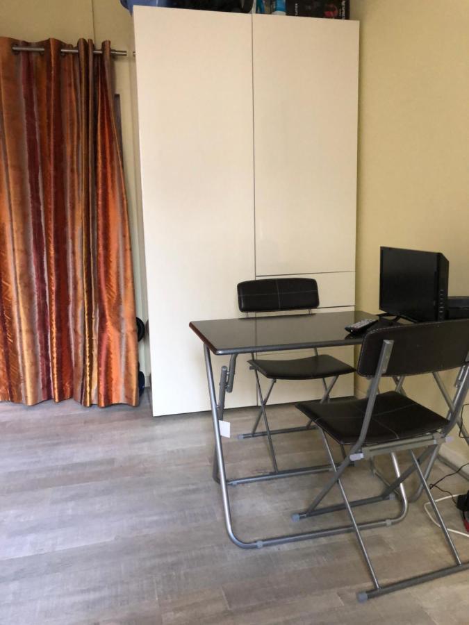 23 Rue De La Chapelle Apartment Paris Exterior photo