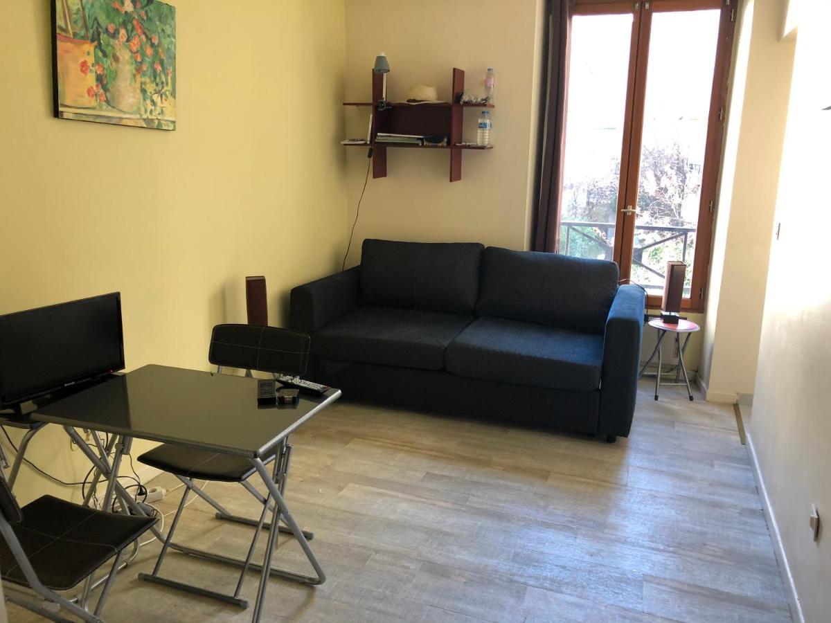 23 Rue De La Chapelle Apartment Paris Exterior photo