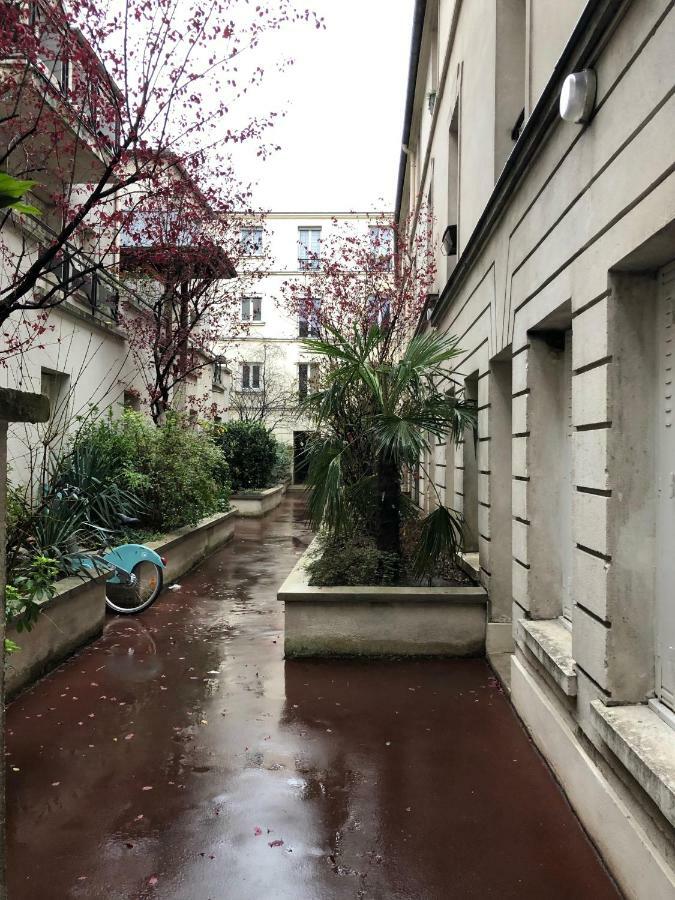 23 Rue De La Chapelle Apartment Paris Exterior photo